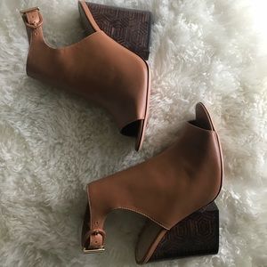 Tory Burch Leather Pumps